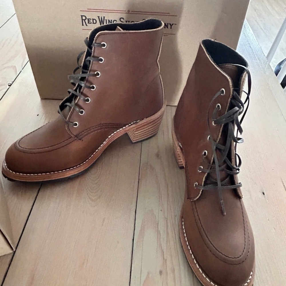 Women’s Redwing Boots Size 8